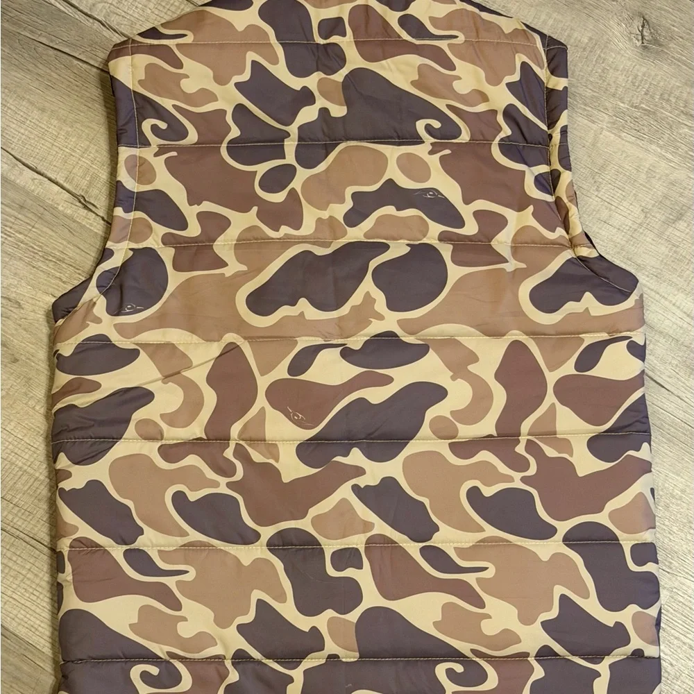 Men's Camouflage Outdoor Vest - Picture 2 of 4
